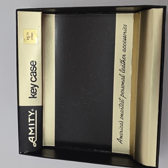 Vintage NIB Amity Key Case Holder Tan Cowhide Leather - Picture 12 of 12